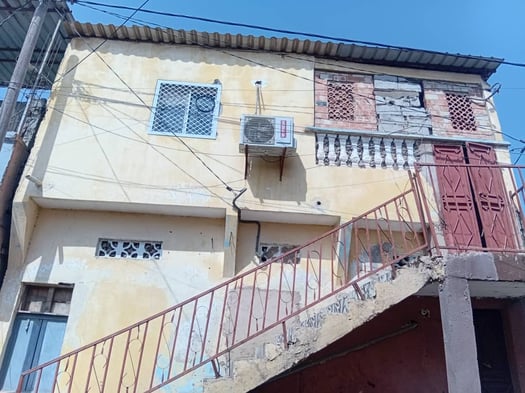 Maison 5 chambres 105 m² avec titre foncier à Barwaqo 1
