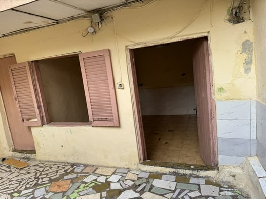 Maison F2 à louer à Q3, emplacement stratégique