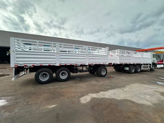 Camion double remorque neuf ou occasion en bon état