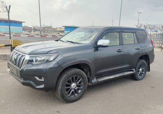 Toyota Prado 2016, essence, boîte automatique, haut de gamme