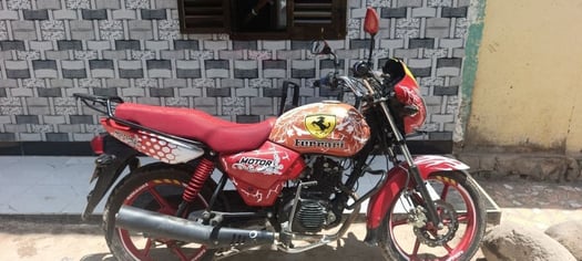 Moto TVS HLX150F en bon état