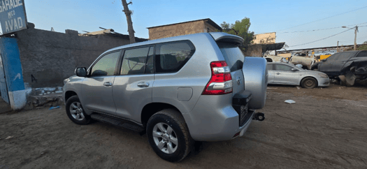 Toyota Prado 2015, diesel, boîte automatique, excellent état