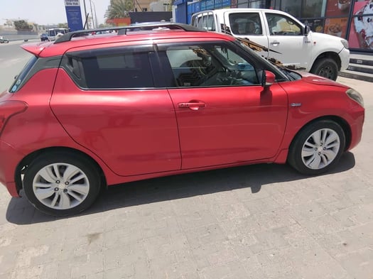 Suzuki Swift 2018 essence, climatisée, excellent état modèle hybride