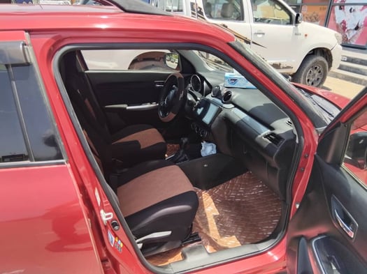 Suzuki Swift 2018 essence, climatisée, excellent état modèle hybride