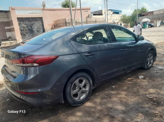 Hyundai Elantra 2018, essence, boîte manuelle