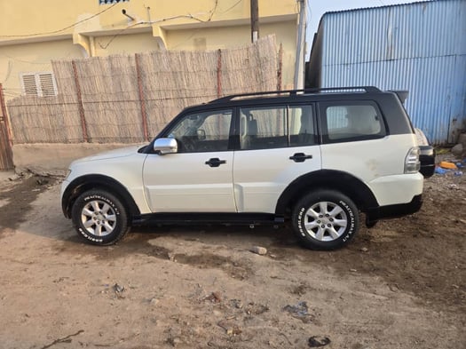 Mitsubishi Pajero diesel, moteur neuf, bon état