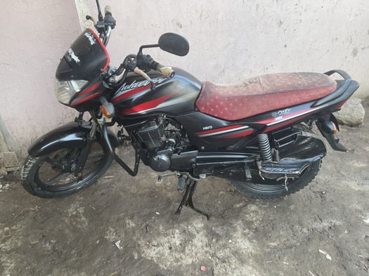 Moto Hero 150 cm3 en excellent état