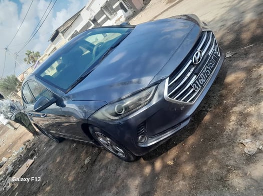 Hyundai Elantra essence boîte manuelle 2024 neuf