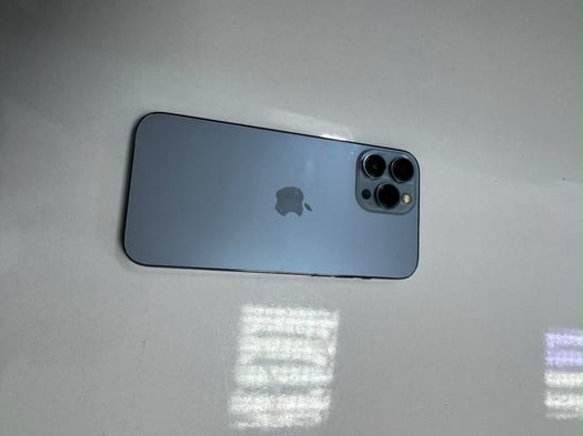 iPhone 13 Pro Max 256 Go, batterie 100%, état impeccable