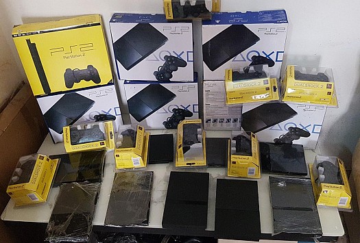 PlayStation 2 neuve avec accessoires et 20 jeux inclus