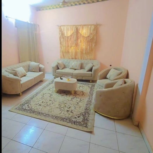 Salon complet avec tapis neuf en excellent état