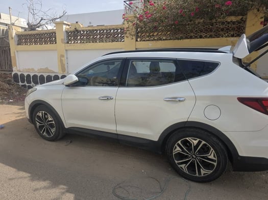 Hyundai Santa Fe 2015 diesel automatique blanc en excellent état