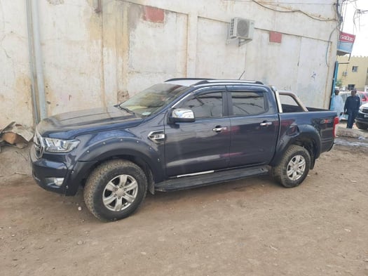Ford Ranger 3.2L 4x4 climatisé avec options confort