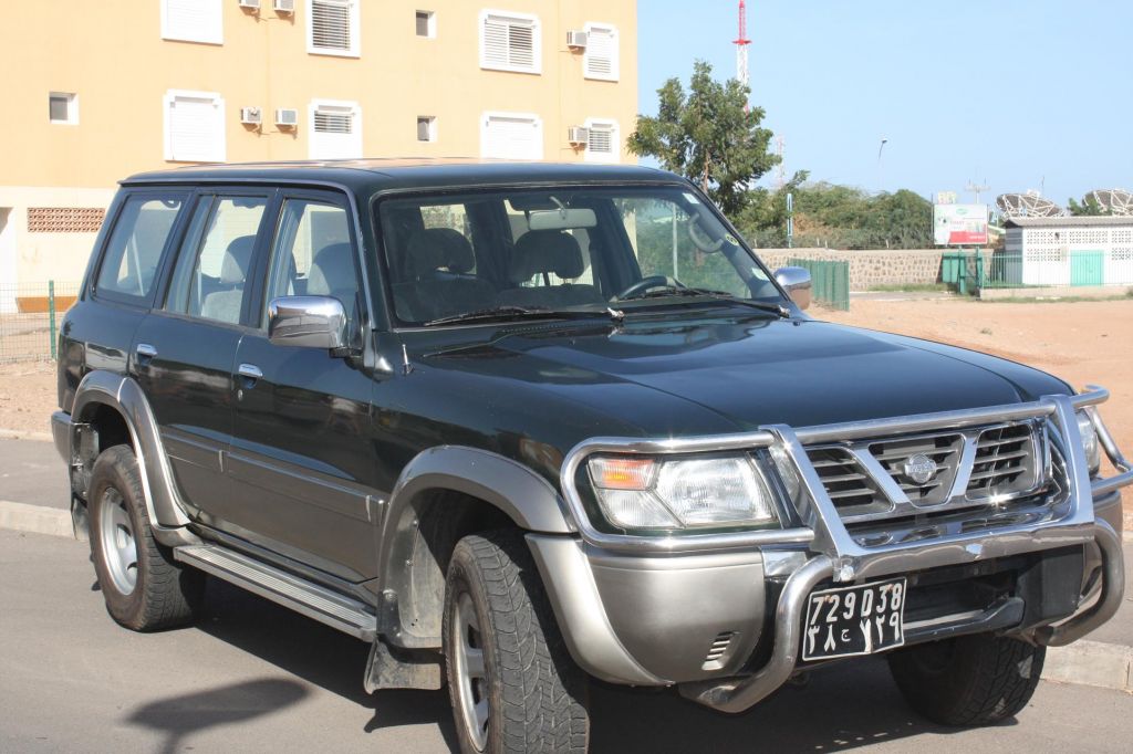 Nissan 5 дверный Nissan 5 дверный