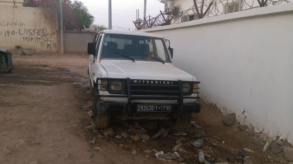 Mitsubishi Pajero Ancien model à Djibouti
