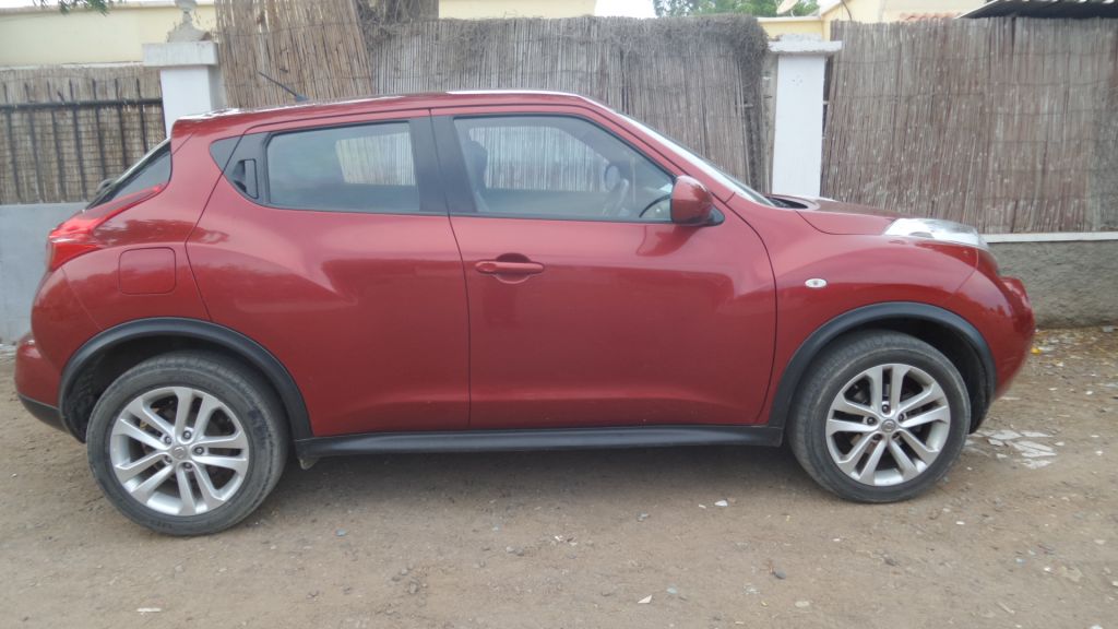 Juke Rouge Studio Nissan Juke rouge à Djibouti