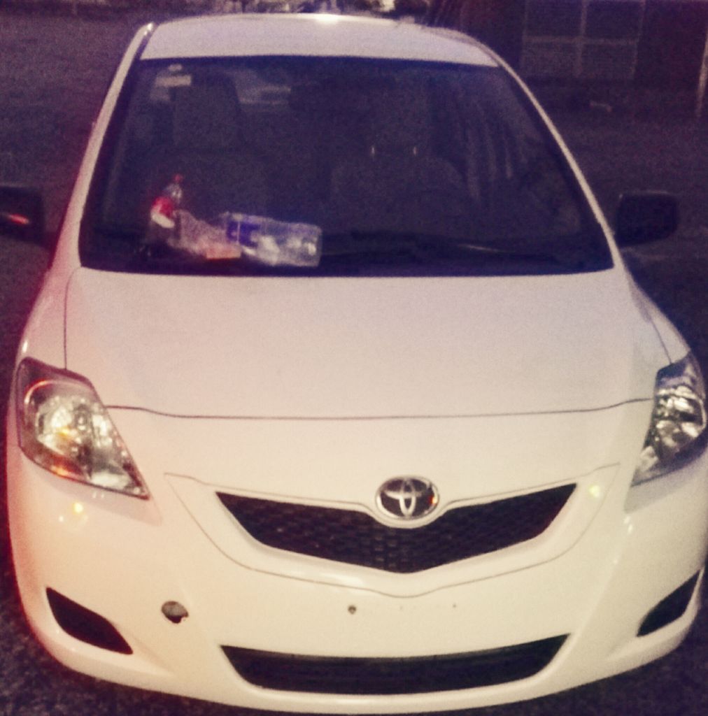 Toyota Yaris Sedan 2013 à Djibouti