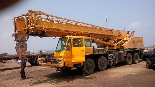 A vendre crane 50 tonnes