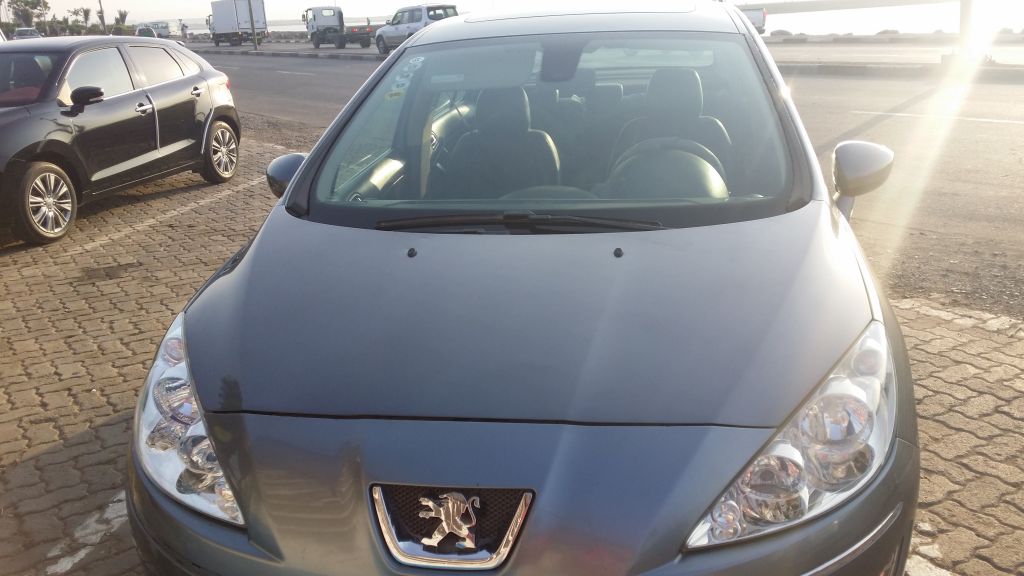 voiture on bon état 50000 km utilisé 2 ans à Djibouti