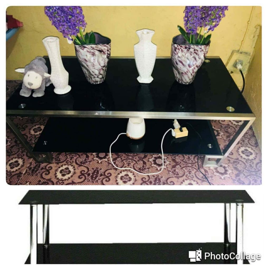 Table basse avec ses vases à Djibouti