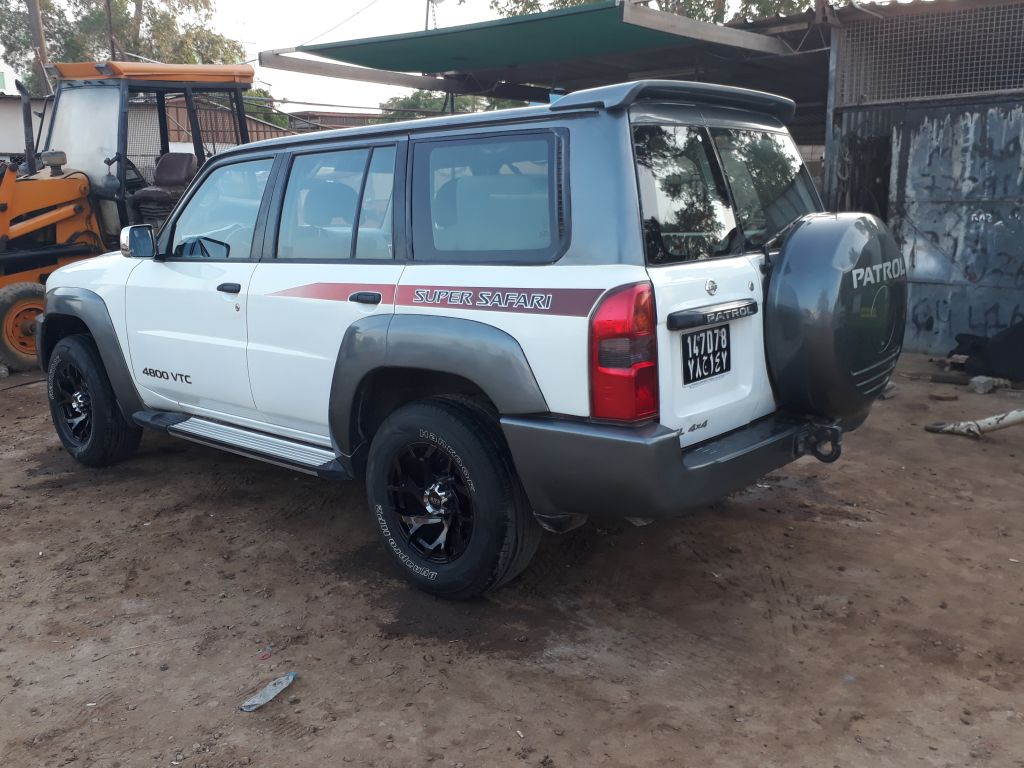 Nissan safari y61