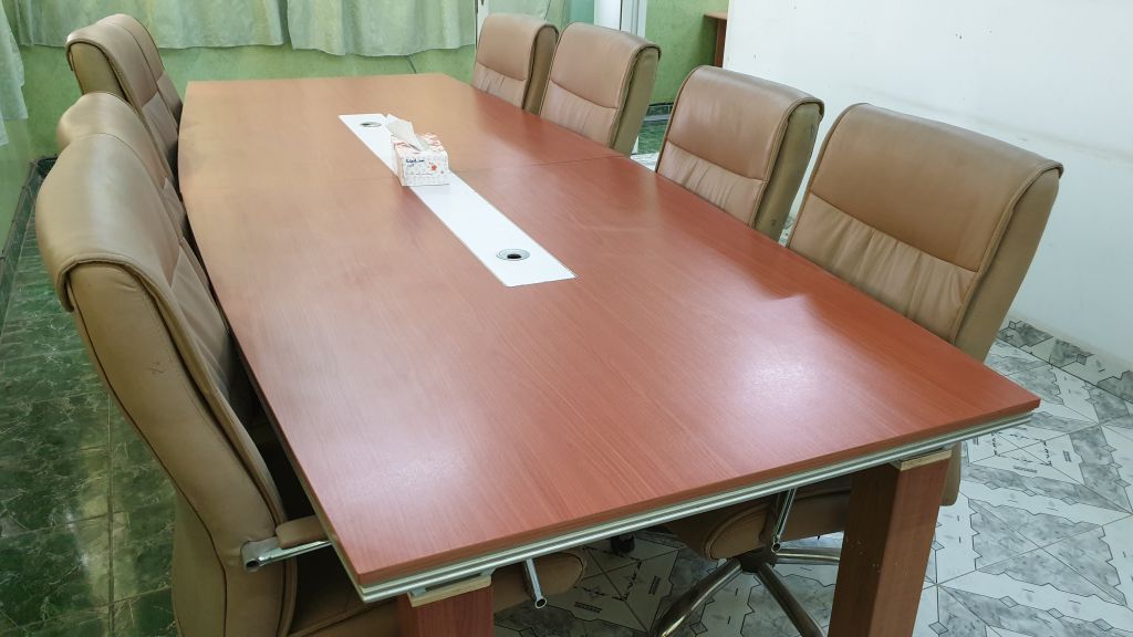 Conference table for sale à Djibouti