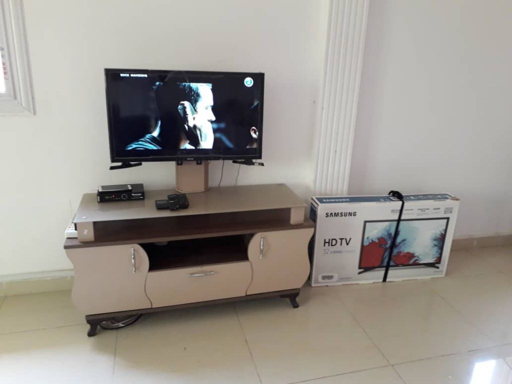 Ecran plasma SAMSUNG + Table + Modem