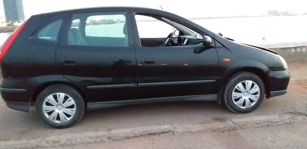 Nissan almera tino