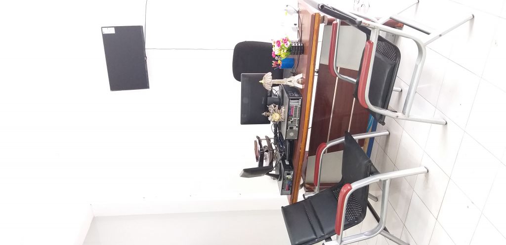 Beau bureau complet ordinateur