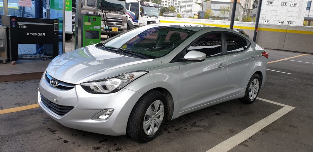 Hyundai AVANTE LUX