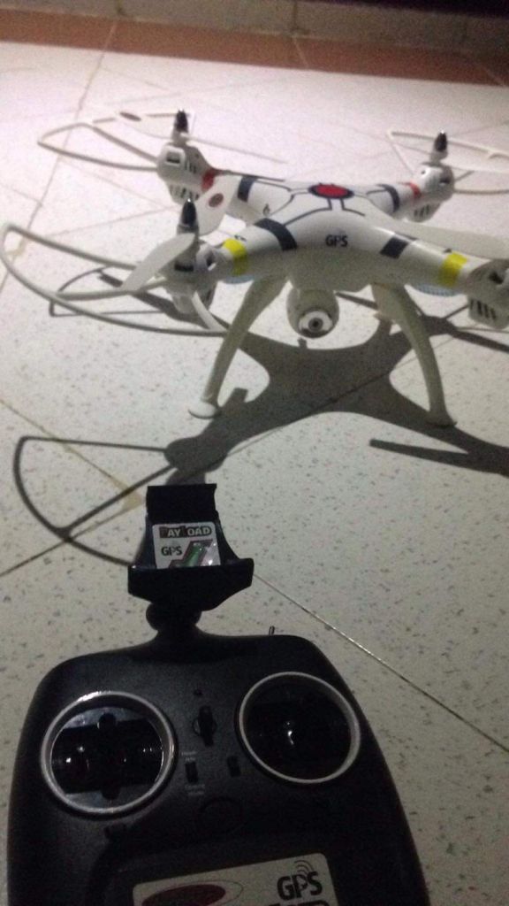 Drone marque : payLoad vr GPS.