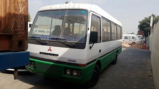 Bus Mitsubishi avec contrat