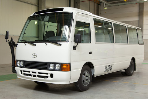 BUS Transport Marque Mitsubishi ou Toyota Coaster