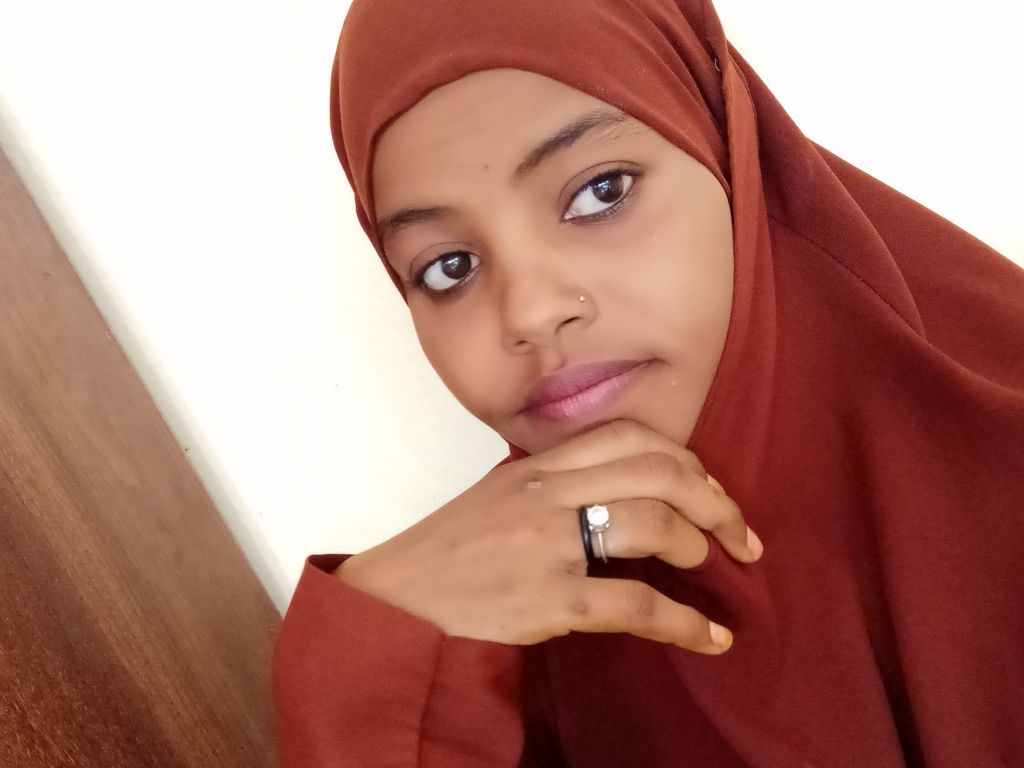 Jeune titulaire licence anglais recherche emploi