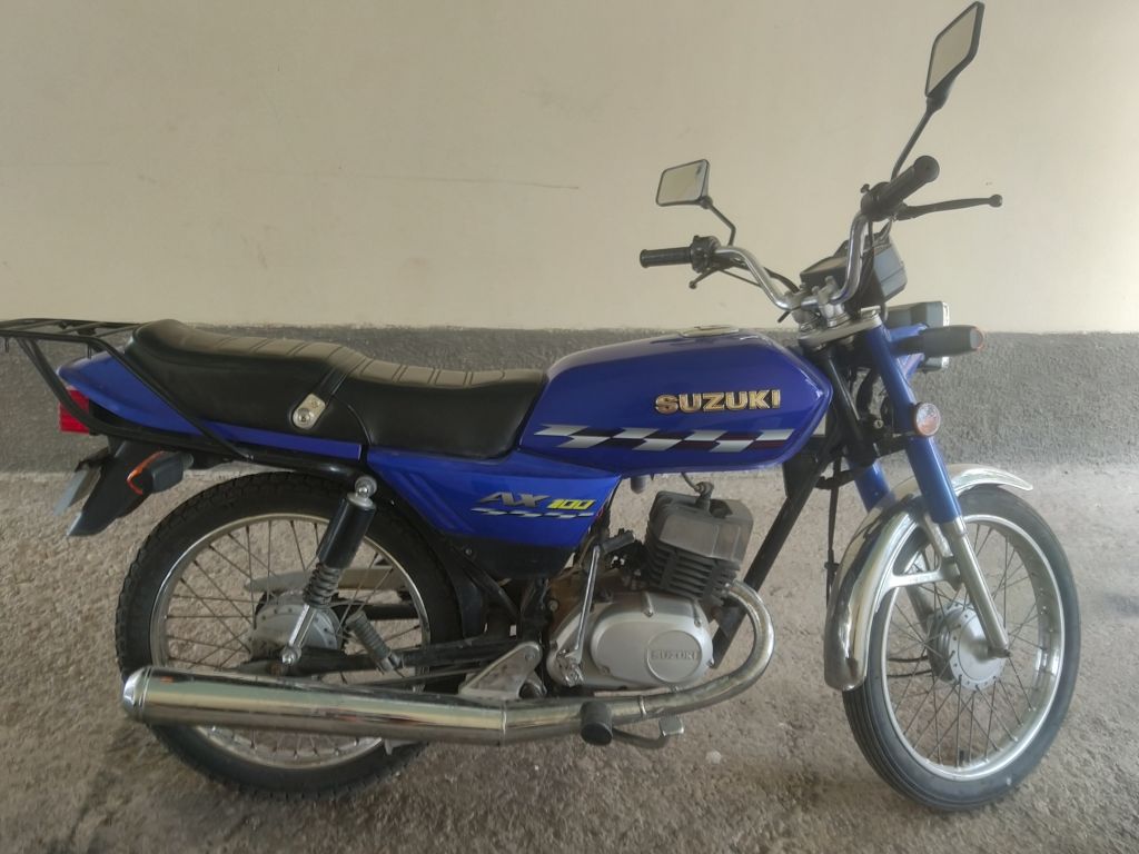 Suzuki AX 100