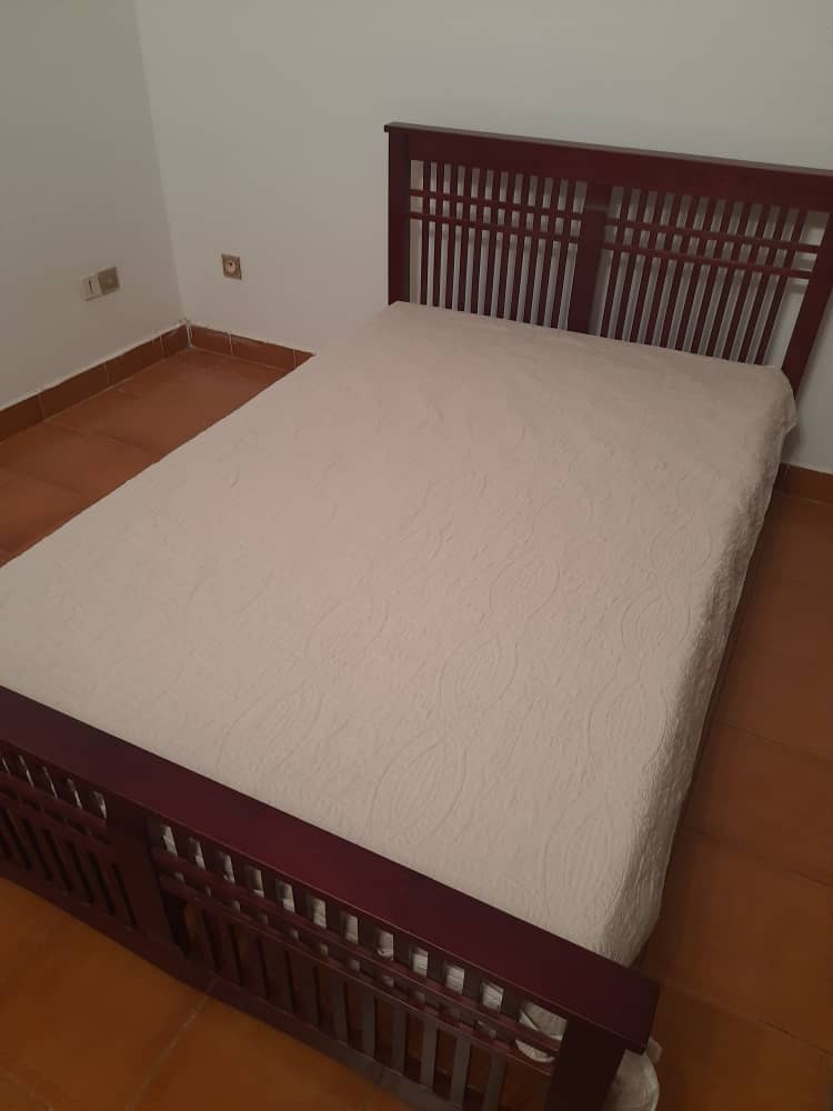Single bed+medical mattress à Djibouti