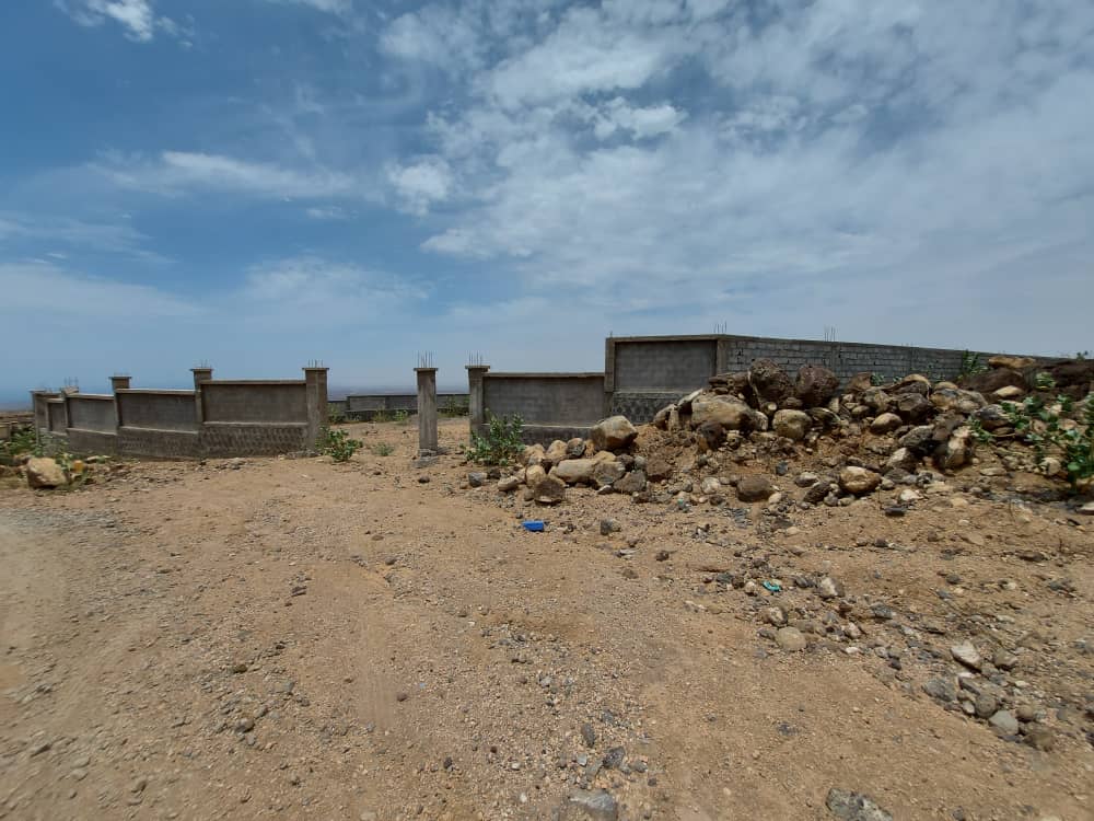 Terrain 2.600 m2 à Arta