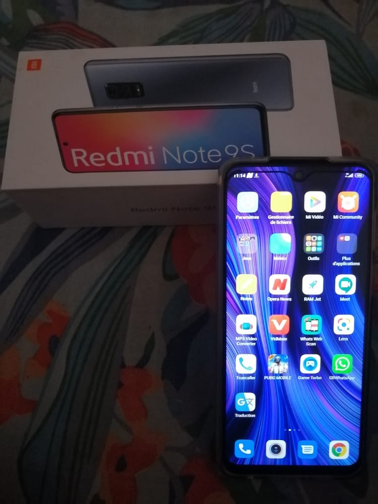 Téléphone redmi note 9s 6 Ram 128 Gb