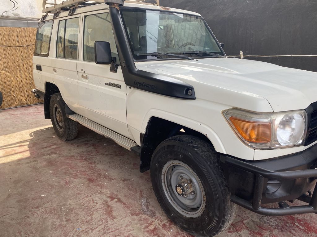 TOYOTA LAND CRUISER hard top