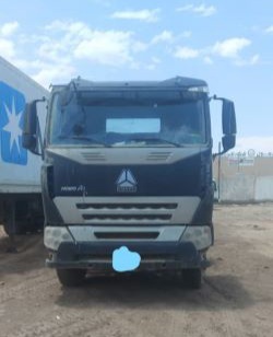Camion Sinotruck + lowbed
