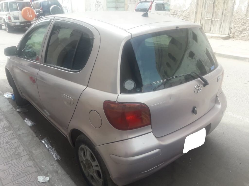 Voiture Toyota Vitz