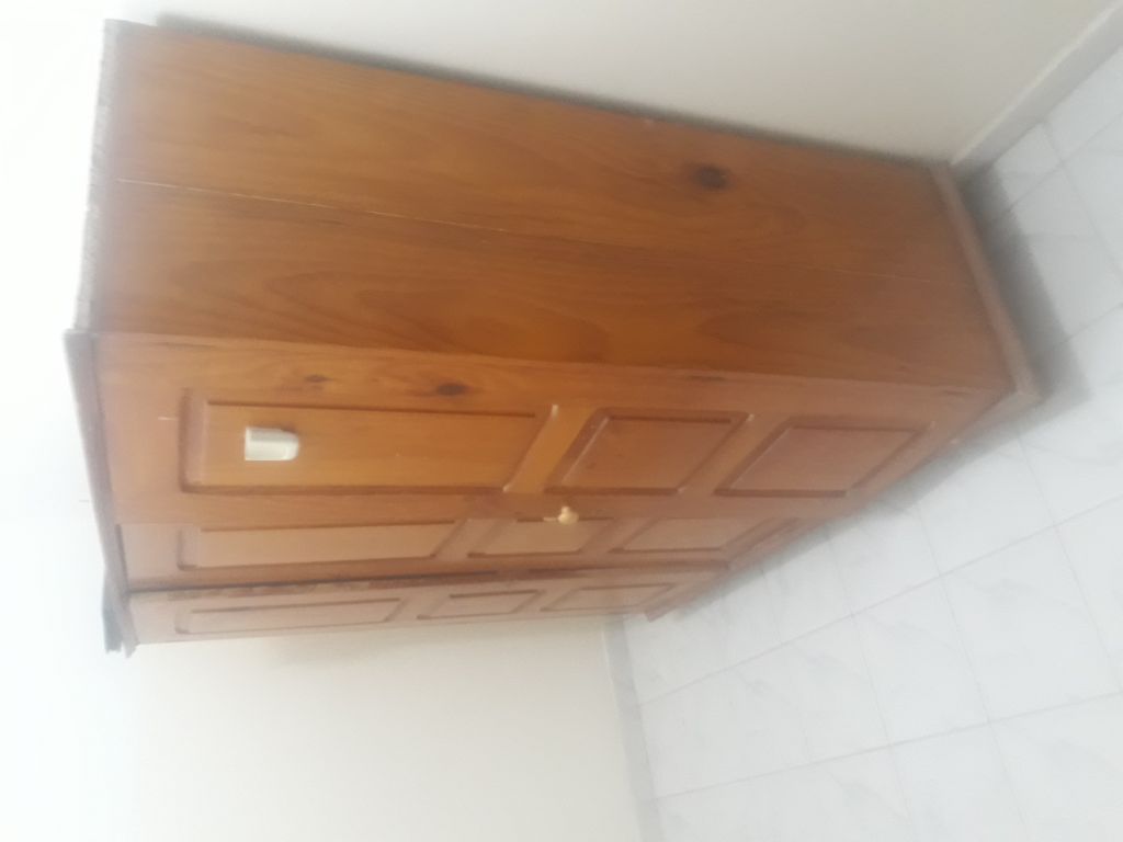 Armoire en bois