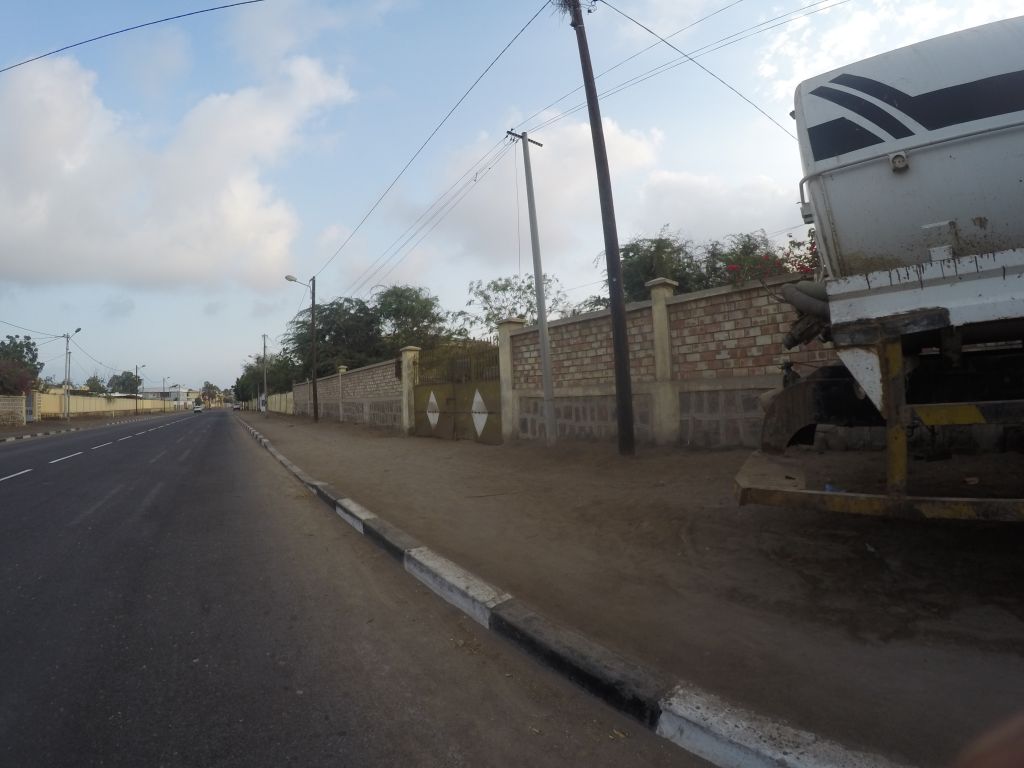 Terrain \'Hangar ou Parking\' a louer