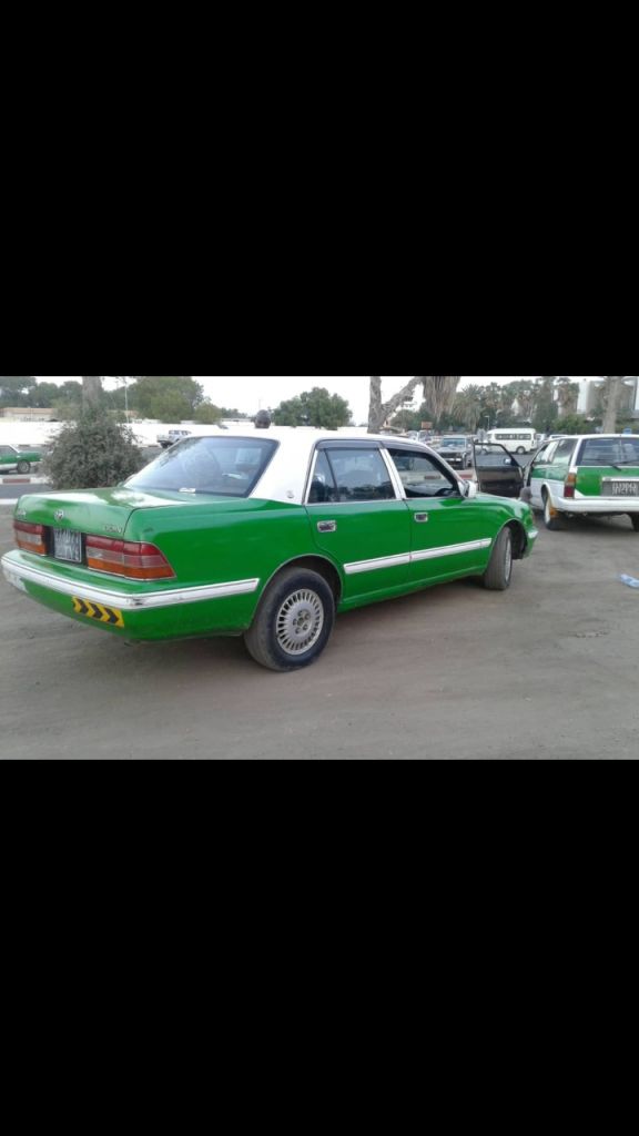 Taxi toyota crown