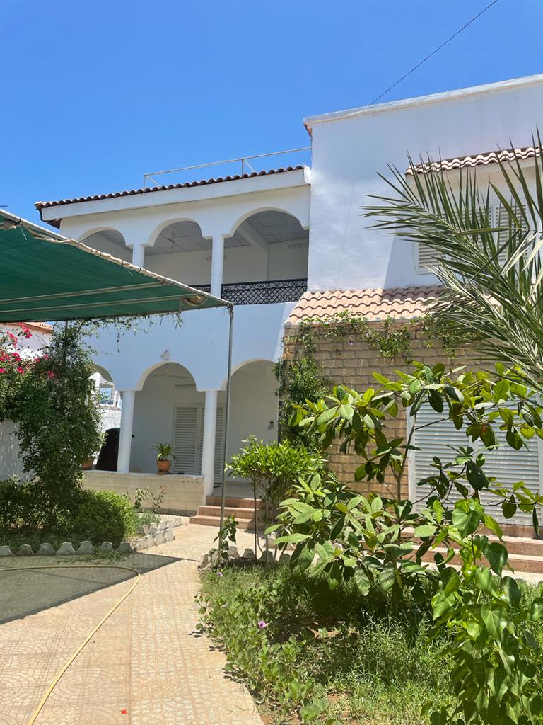 Location magnifique Villa F7 spacieuse sise à Haramous