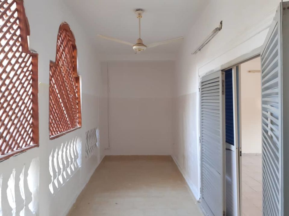 Location maison F5 cité 55 logements à Cheikh Moussa