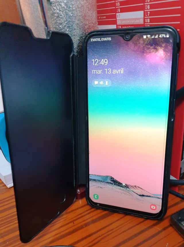 SAMSUNG M20