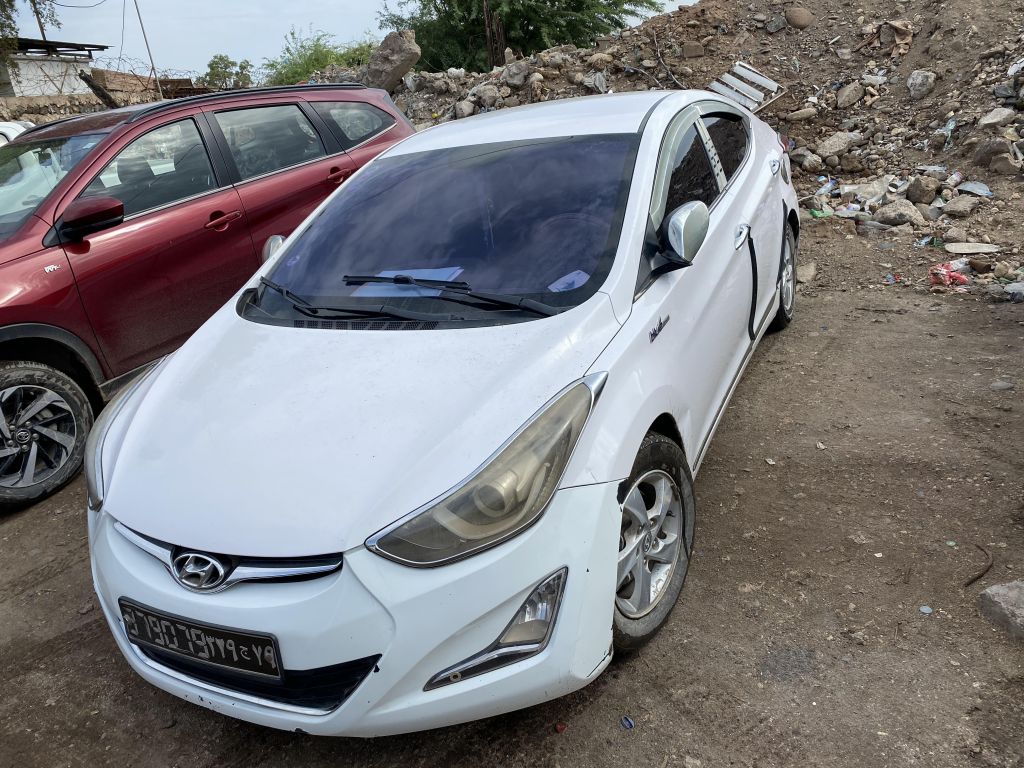 Hyundai avante 2015