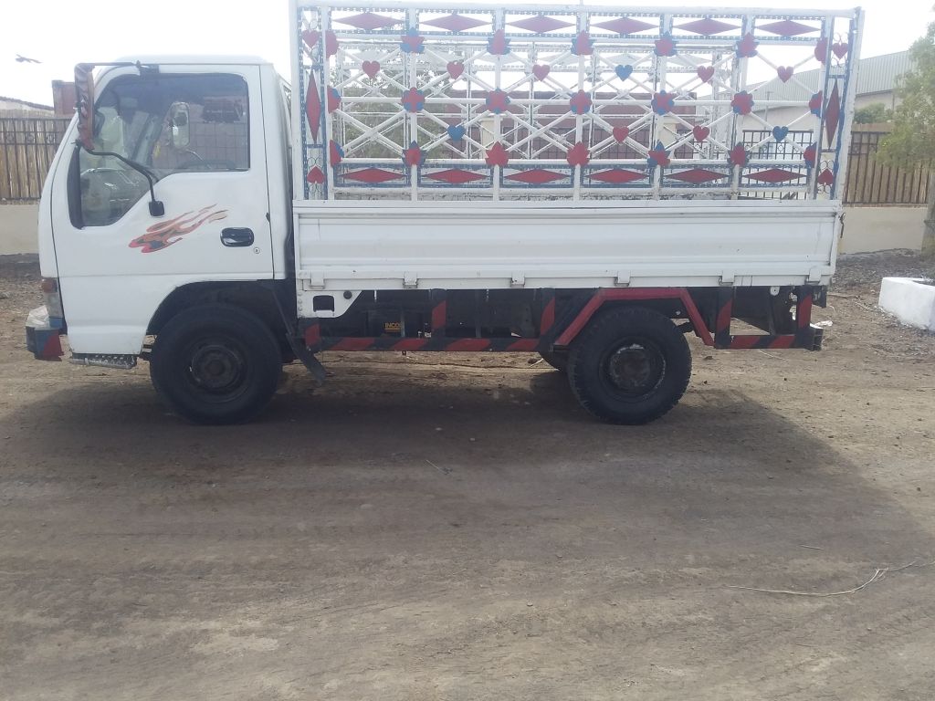 Petit camion a louer