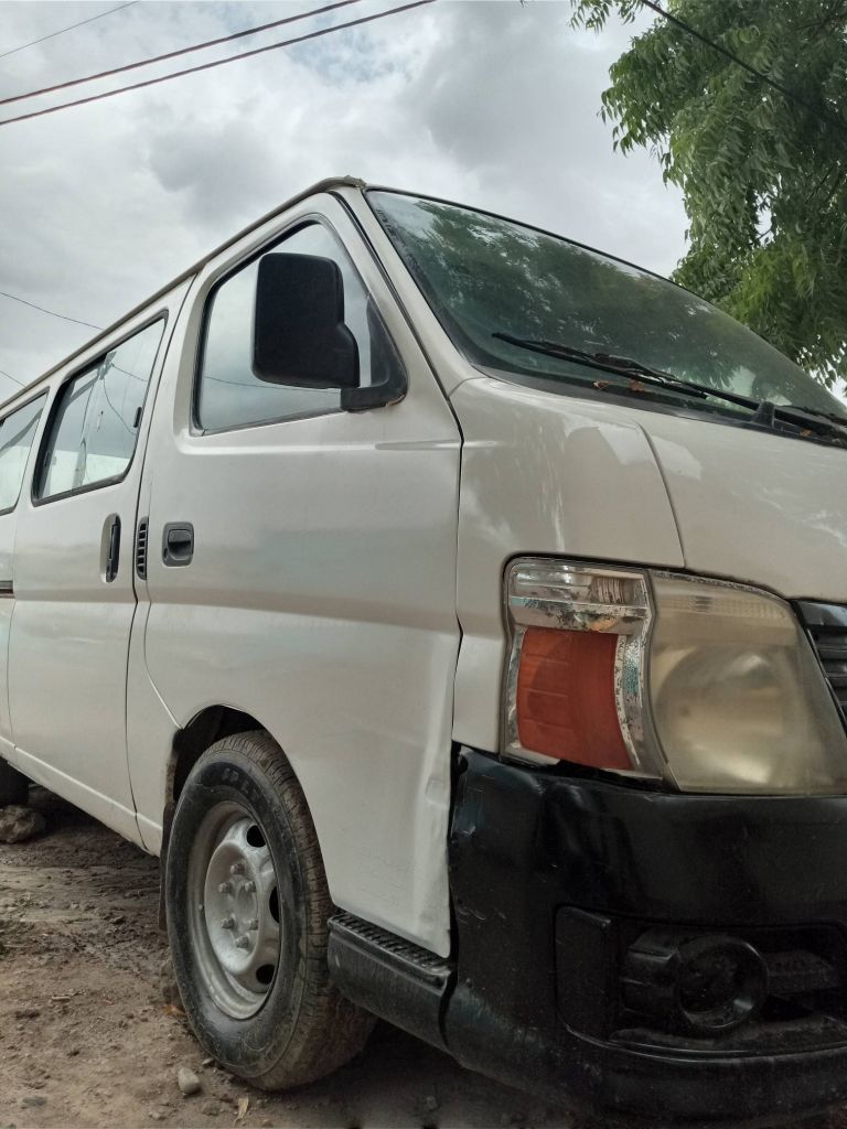 A vendre mini bus NISSAN